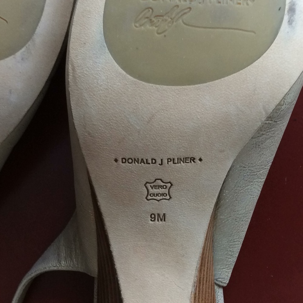 Shoes - Picture 5 of 6